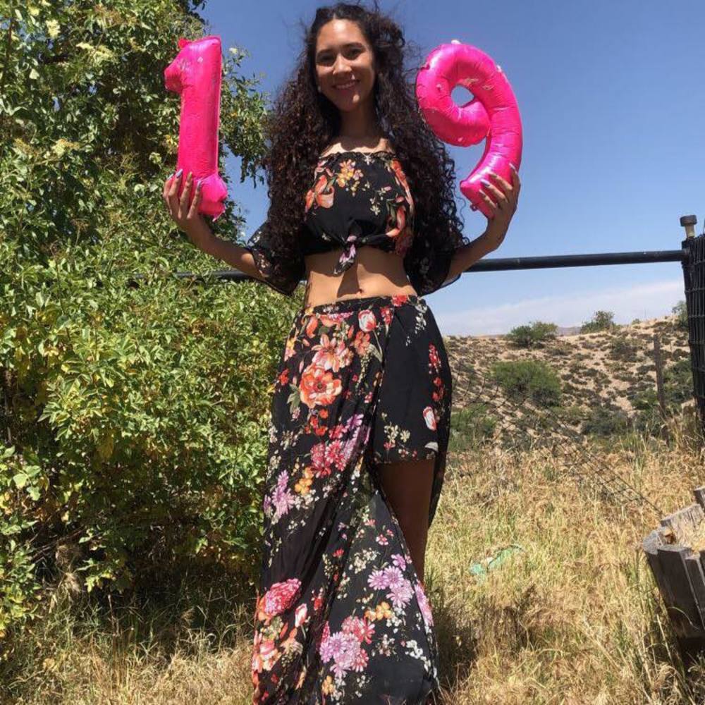 Meet your Posher, Serina